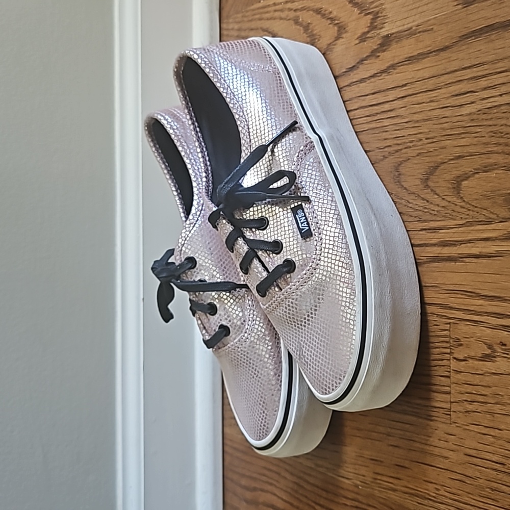 RARE Vintage Vans Unisex Platform Metallic Pink Snakeskin Shoes.  Size  6/ 7.5